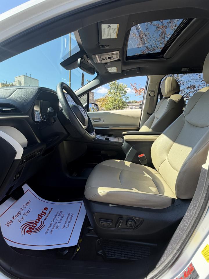 Toyota Sienna XLE 7-Passenger 2023