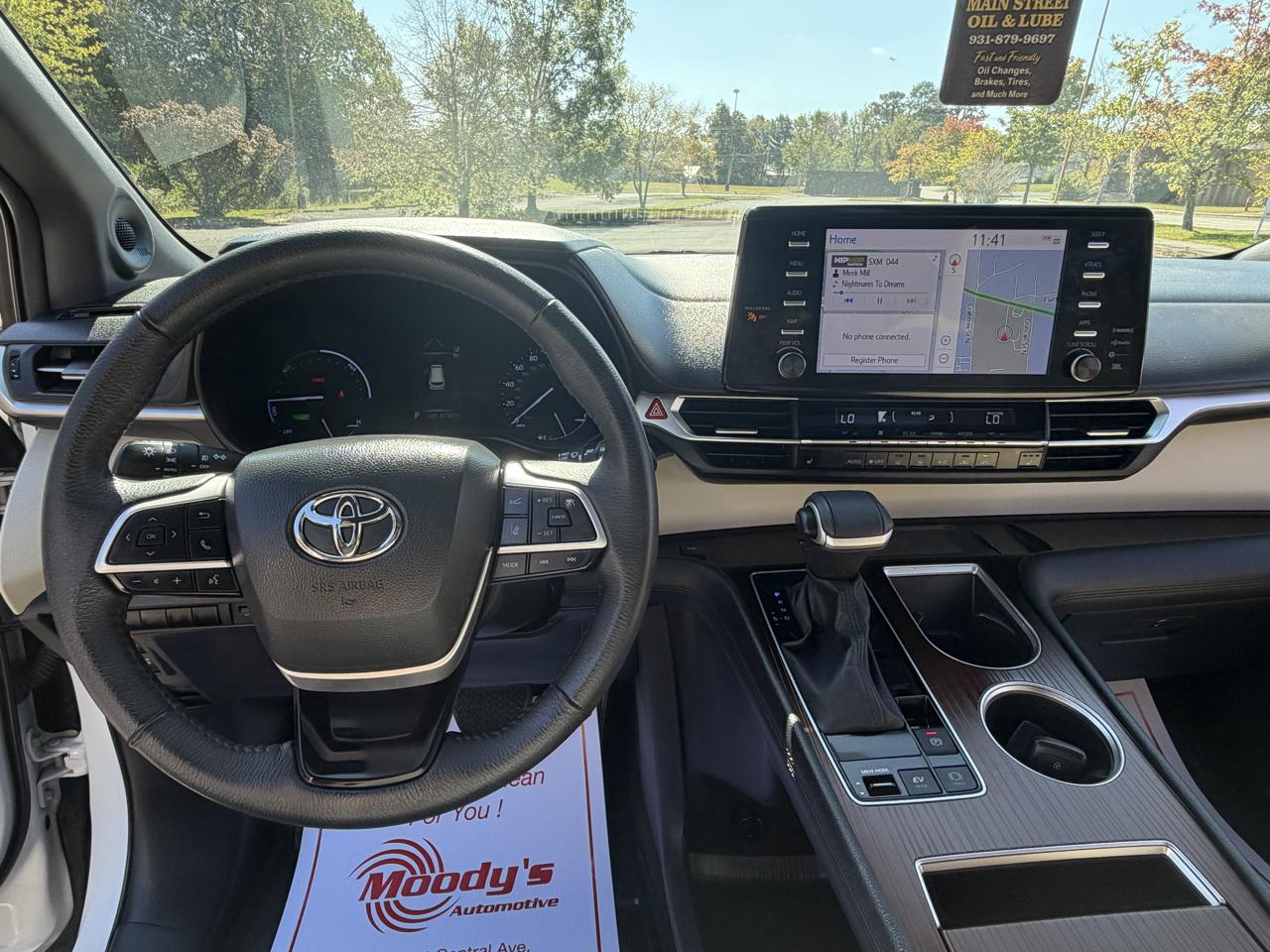 Toyota Sienna XLE 7-Passenger 2023
