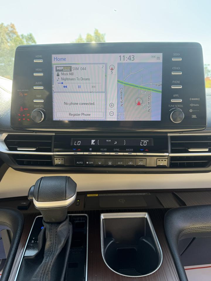 Toyota Sienna XLE 7-Passenger 2023