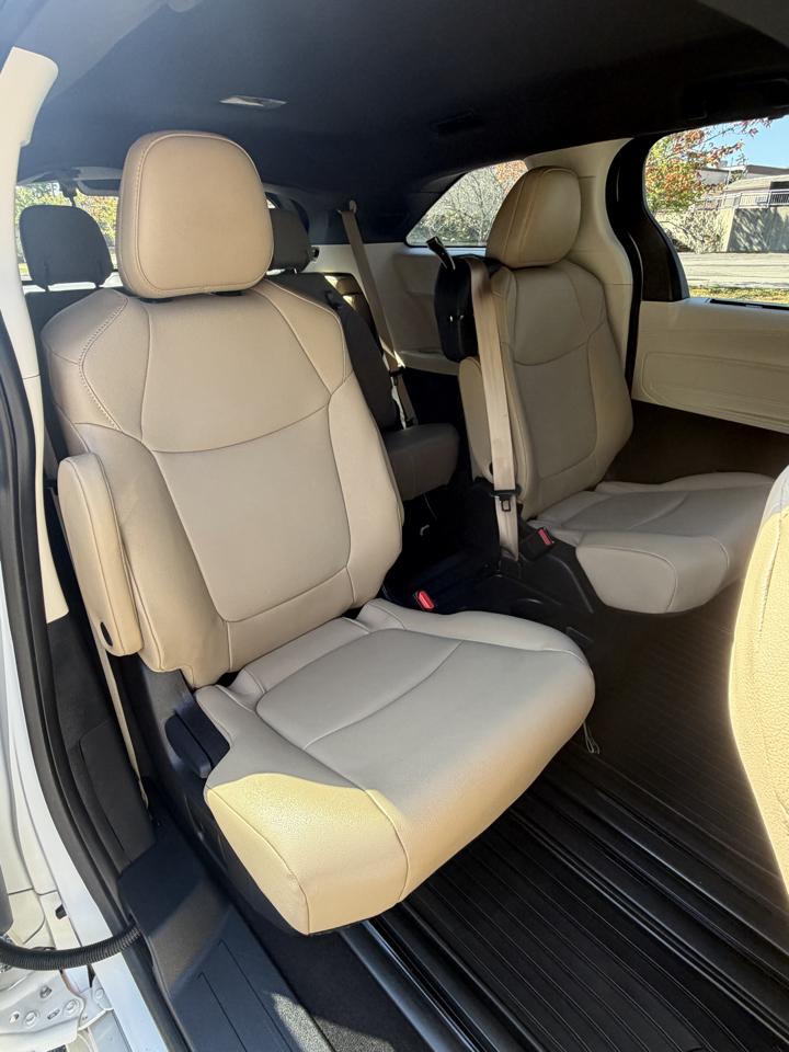 Toyota Sienna XLE 7-Passenger 2023