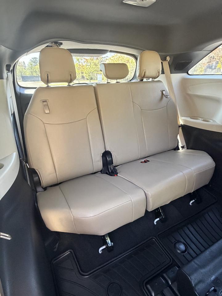 Toyota Sienna XLE 7-Passenger 2023