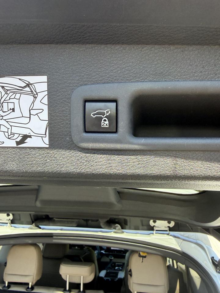 Toyota Sienna XLE 7-Passenger 2023