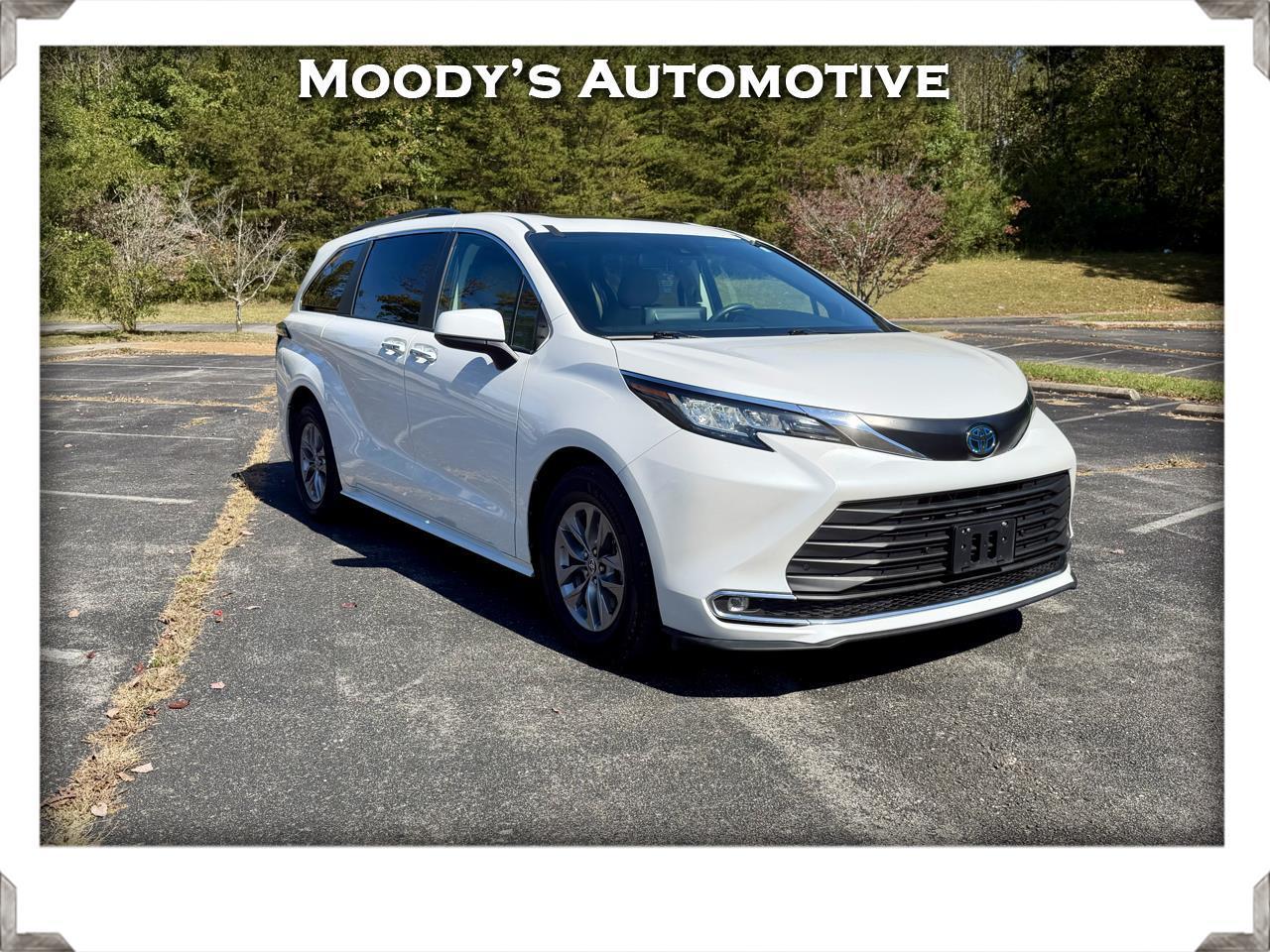 Toyota Sienna XLE 7-Passenger 2023