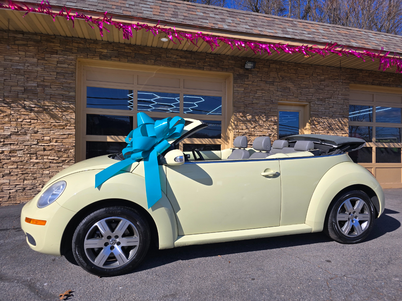 2006 Volkswagen New Beetle 2.5L Convertible
