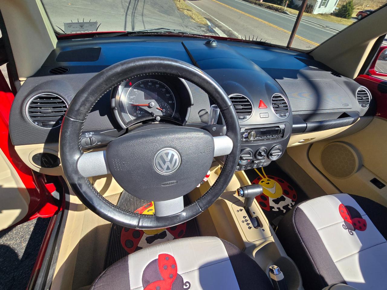 Volkswagen New Beetle SE Convertible 2009