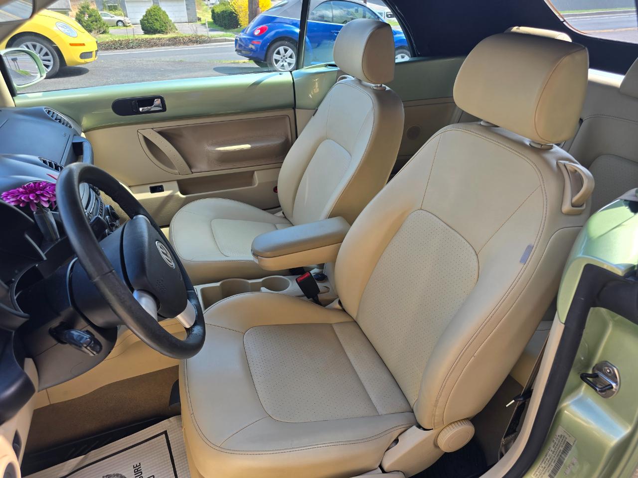 Volkswagen New Beetle S Convertible 2008