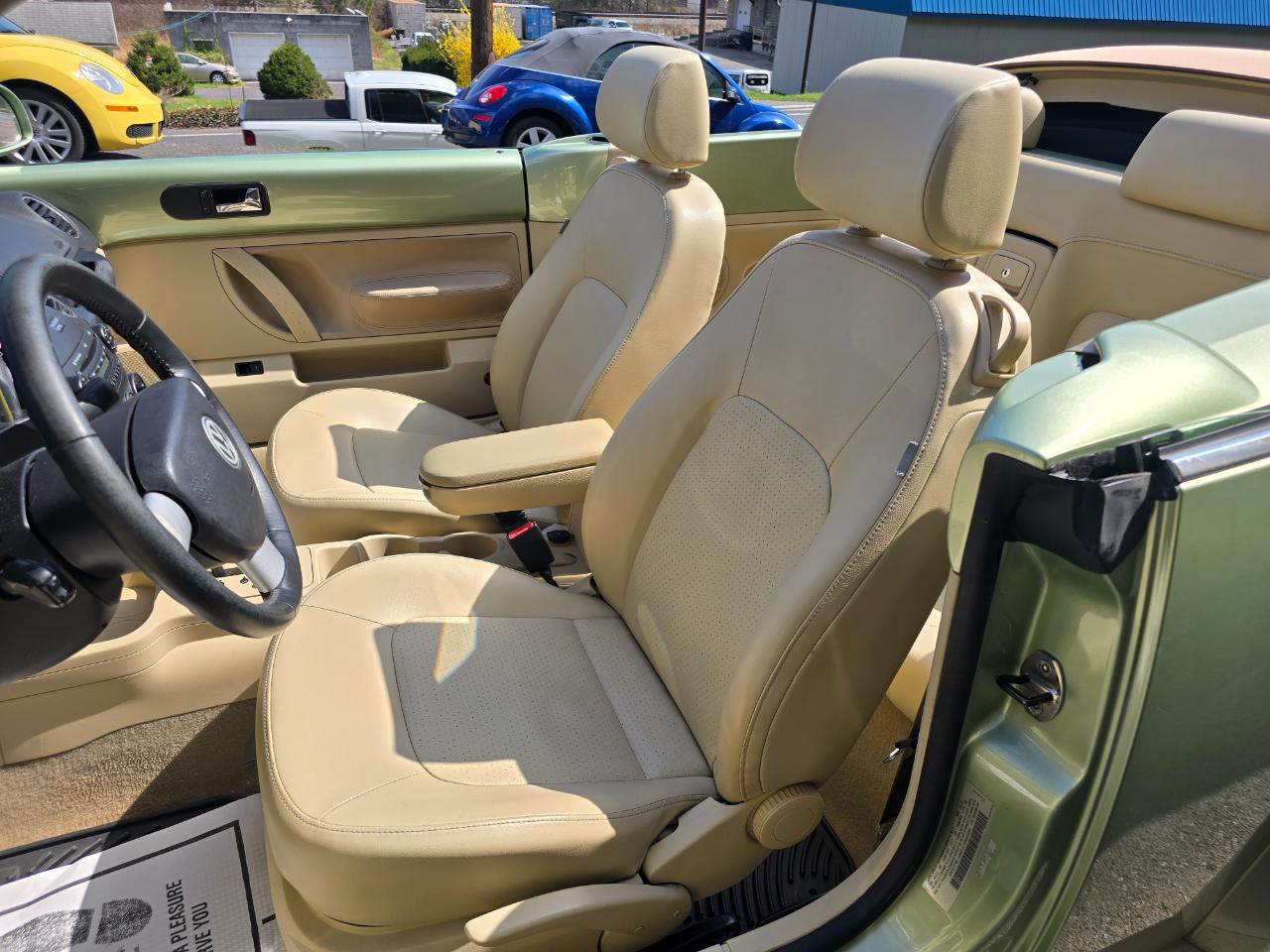 Volkswagen New Beetle S Convertible 2008