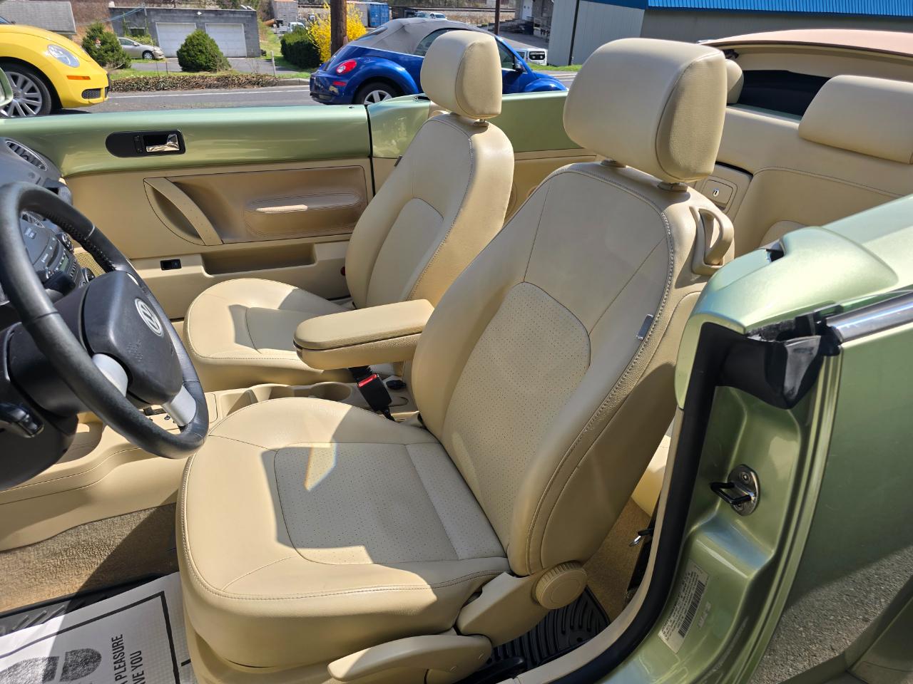 Volkswagen New Beetle S Convertible 2008