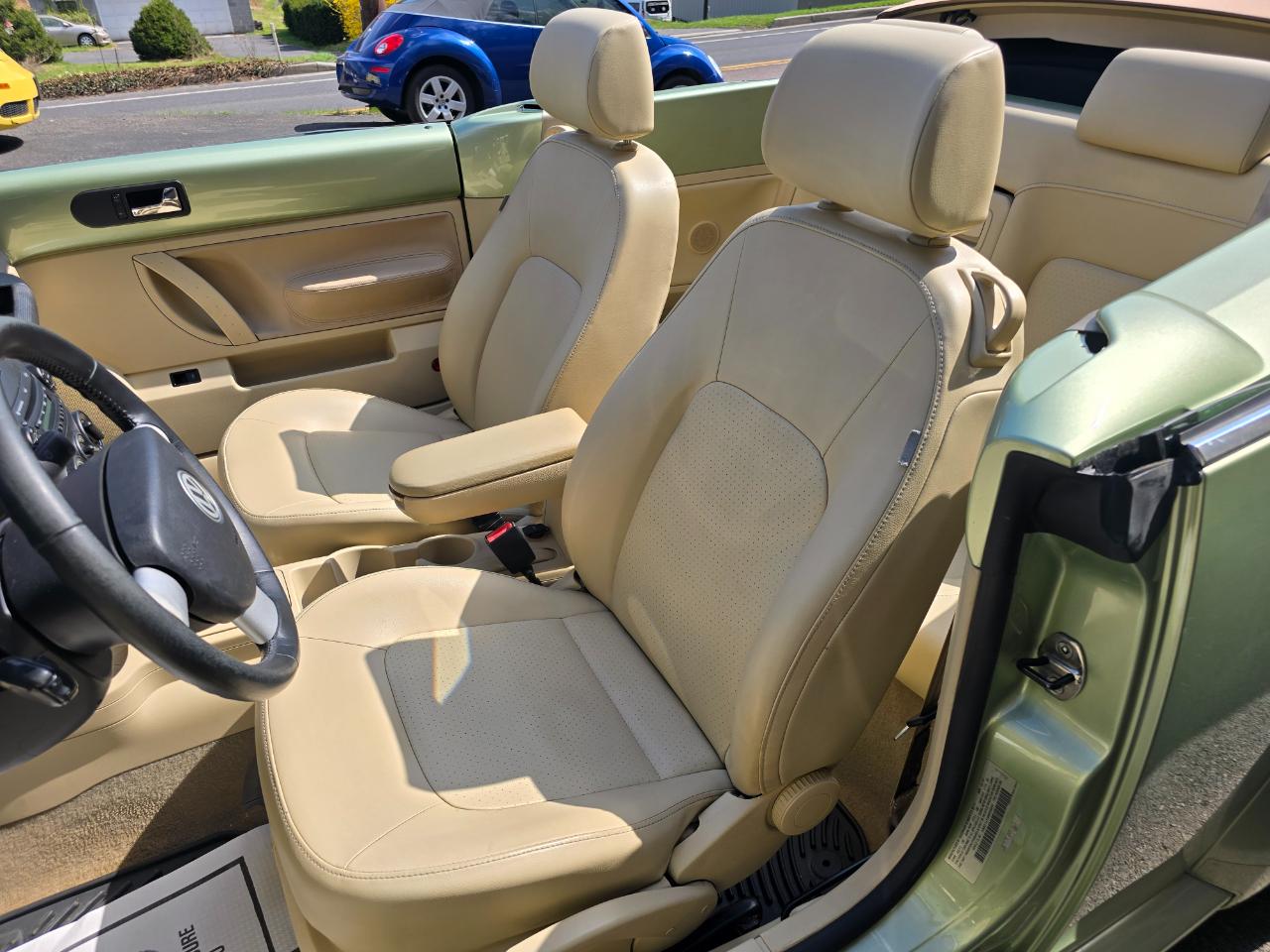 Volkswagen New Beetle S Convertible 2008