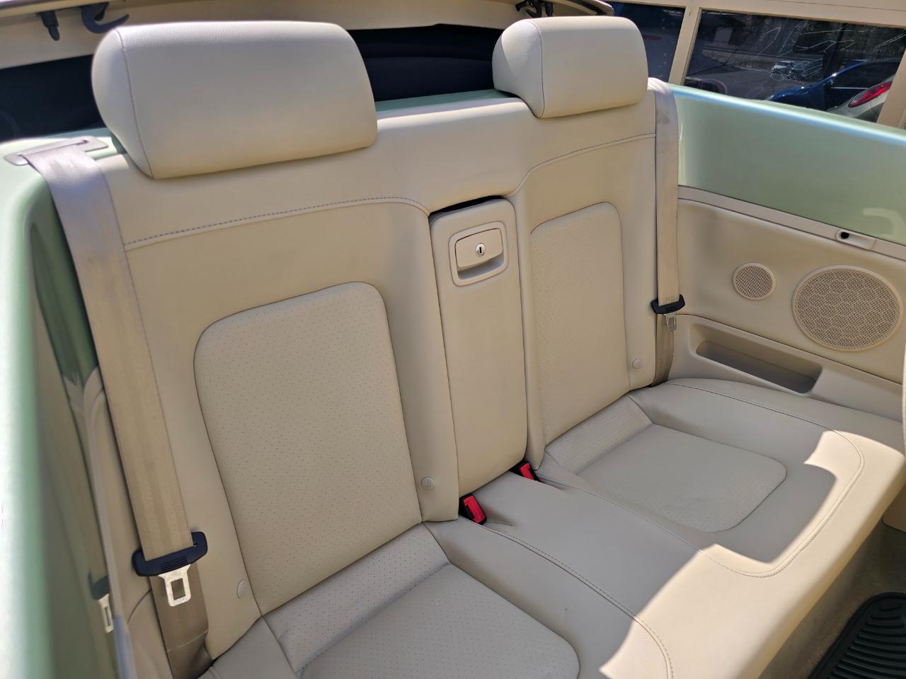 Volkswagen New Beetle S Convertible 2008