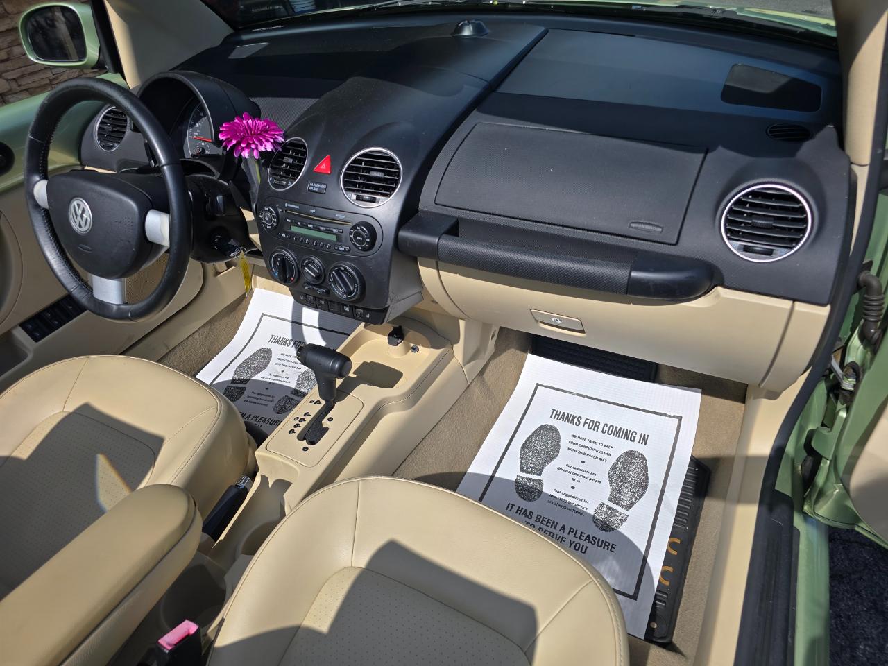 Volkswagen New Beetle S Convertible 2008