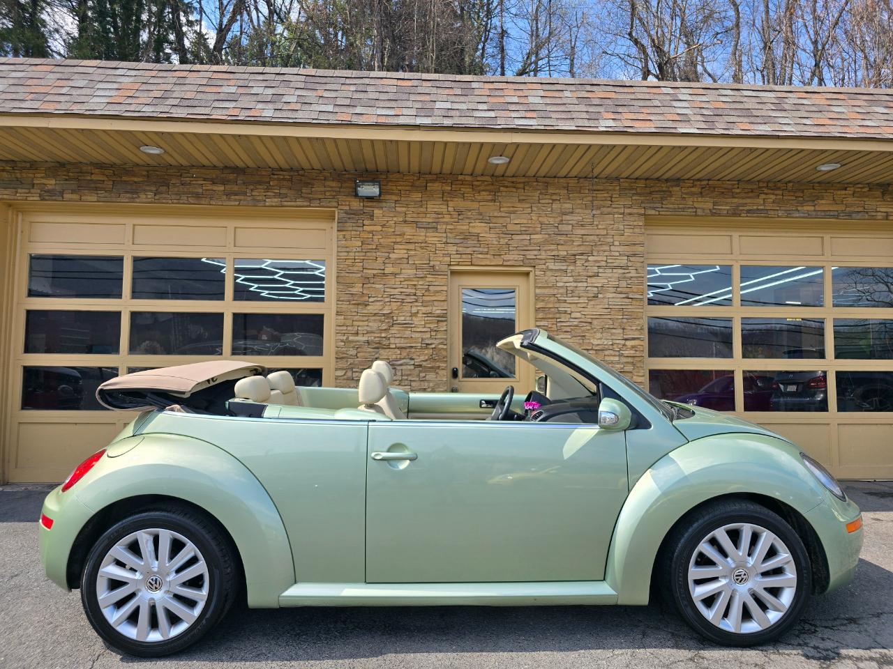 Volkswagen New Beetle S Convertible 2008