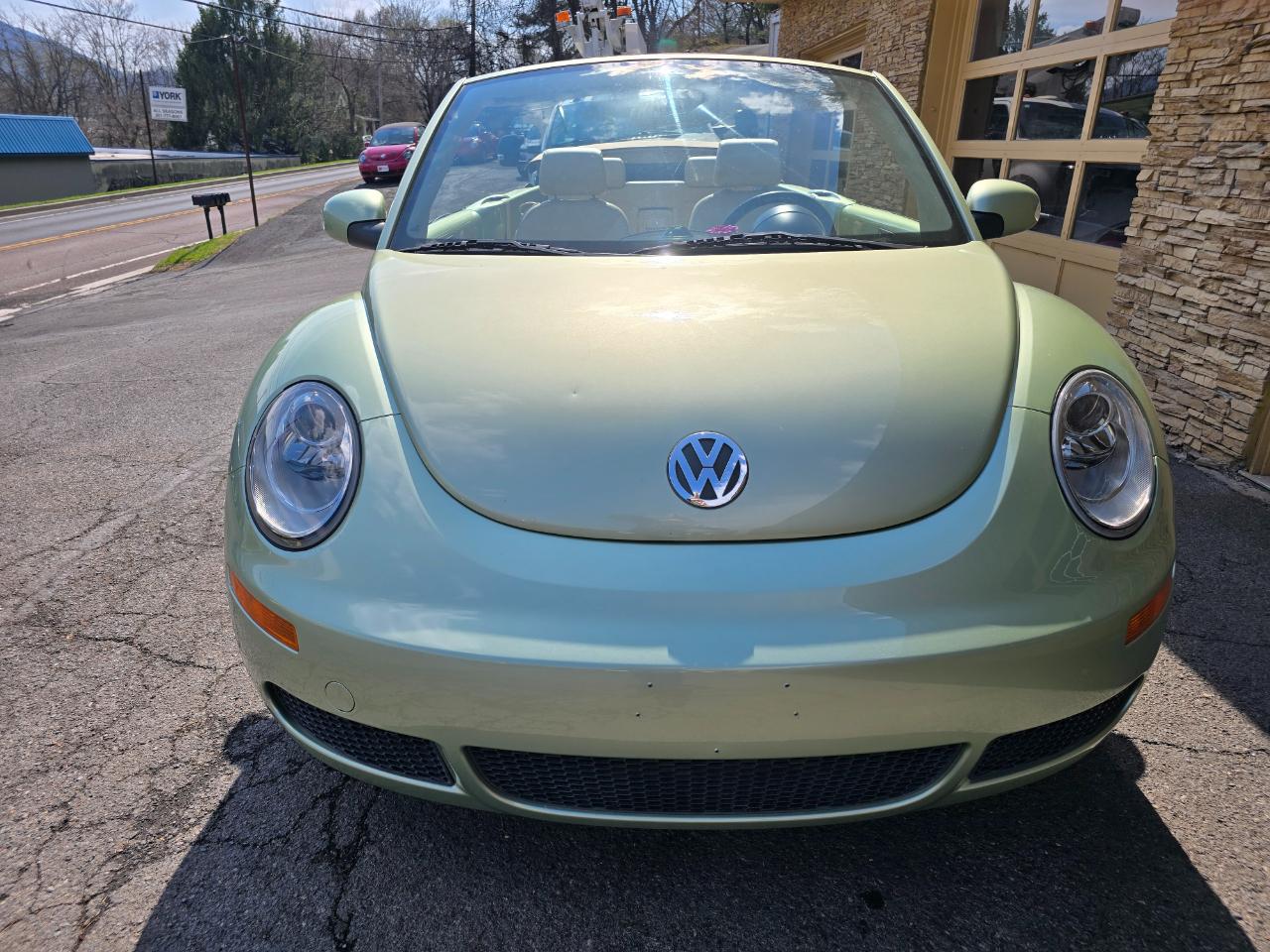Volkswagen New Beetle S Convertible 2008