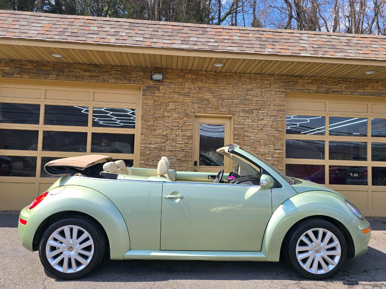 Volkswagen New Beetle S Convertible 2008