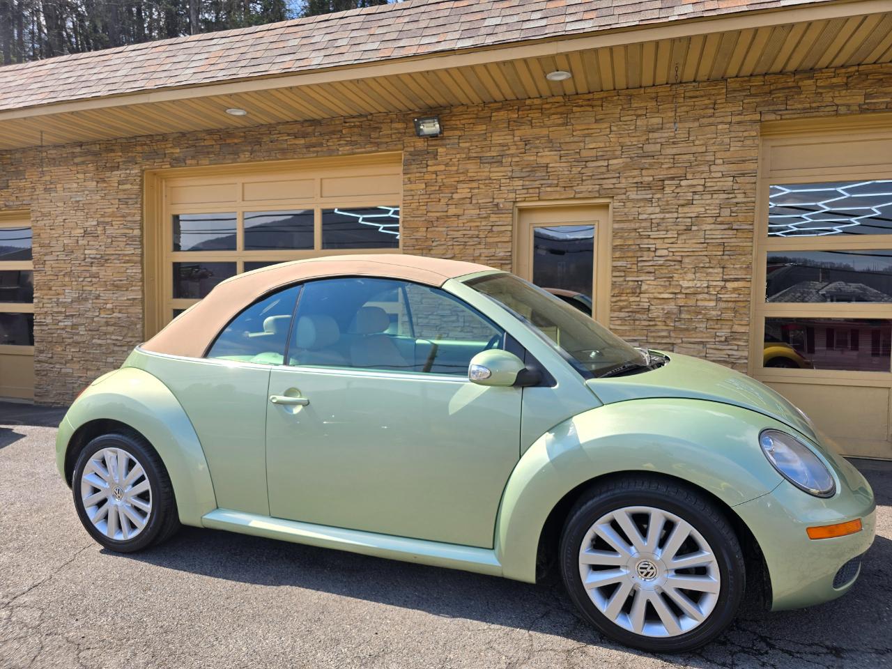 Volkswagen New Beetle S Convertible 2008