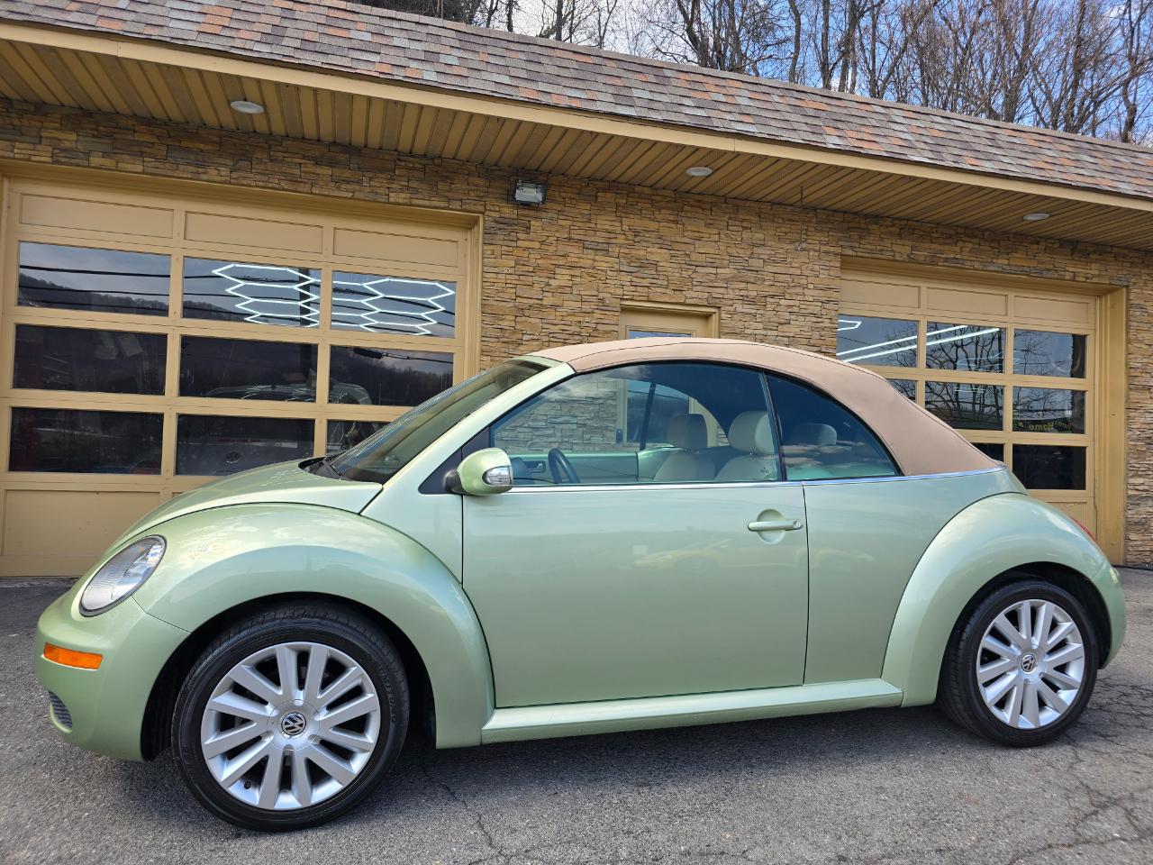 Volkswagen New Beetle S Convertible 2008