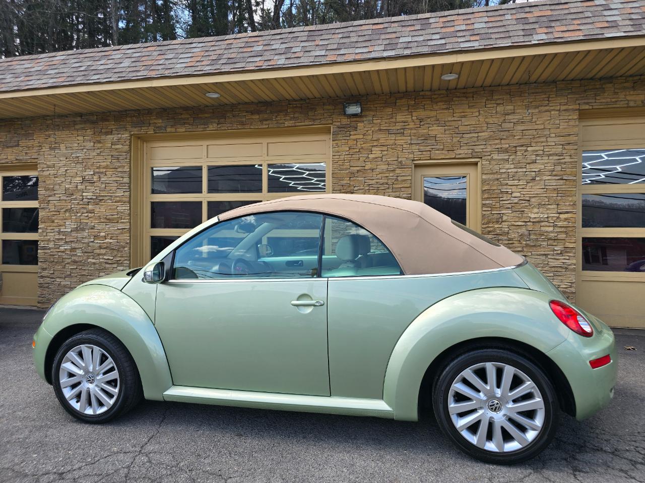 Volkswagen New Beetle S Convertible 2008
