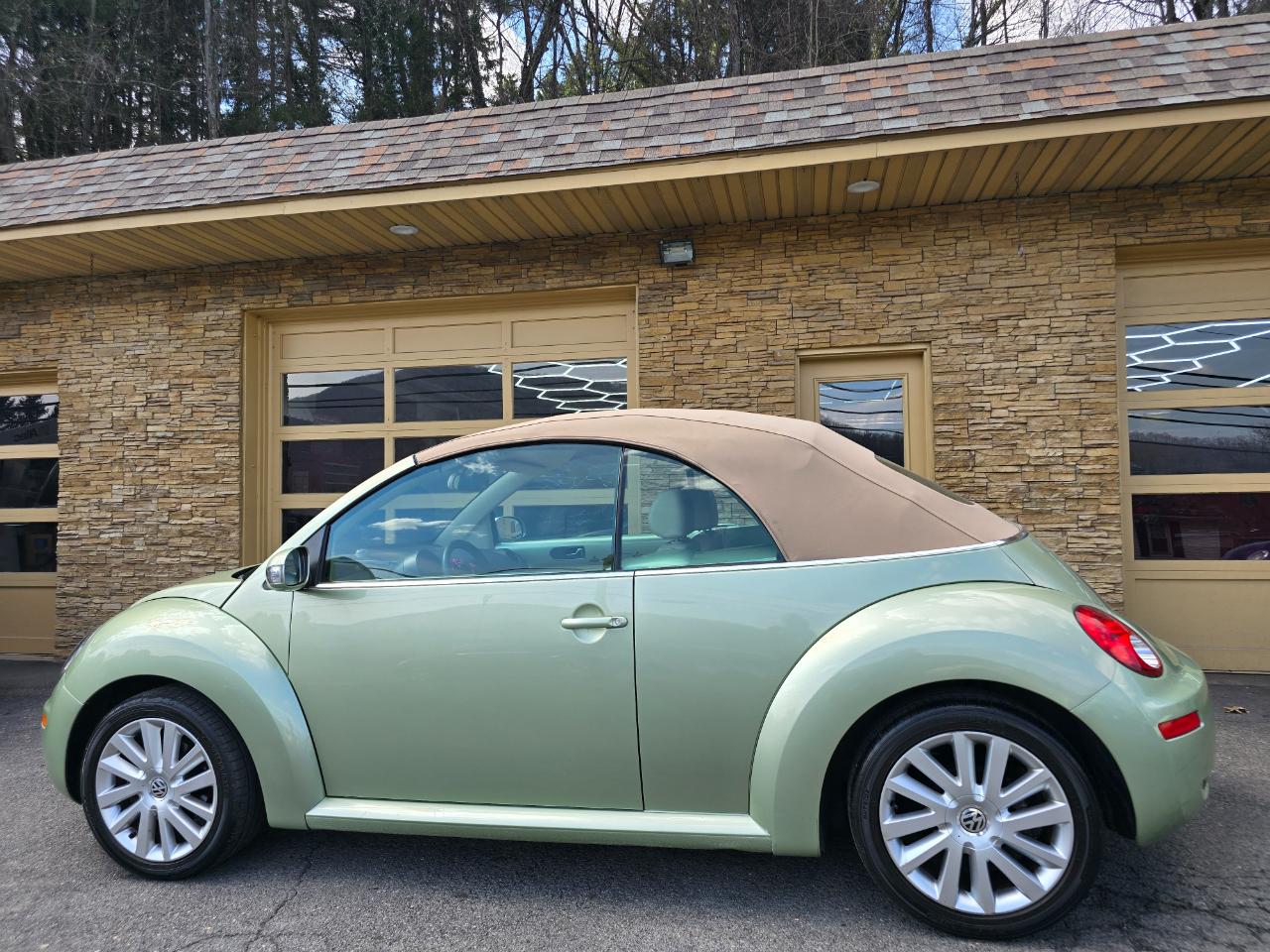 Volkswagen New Beetle S Convertible 2008