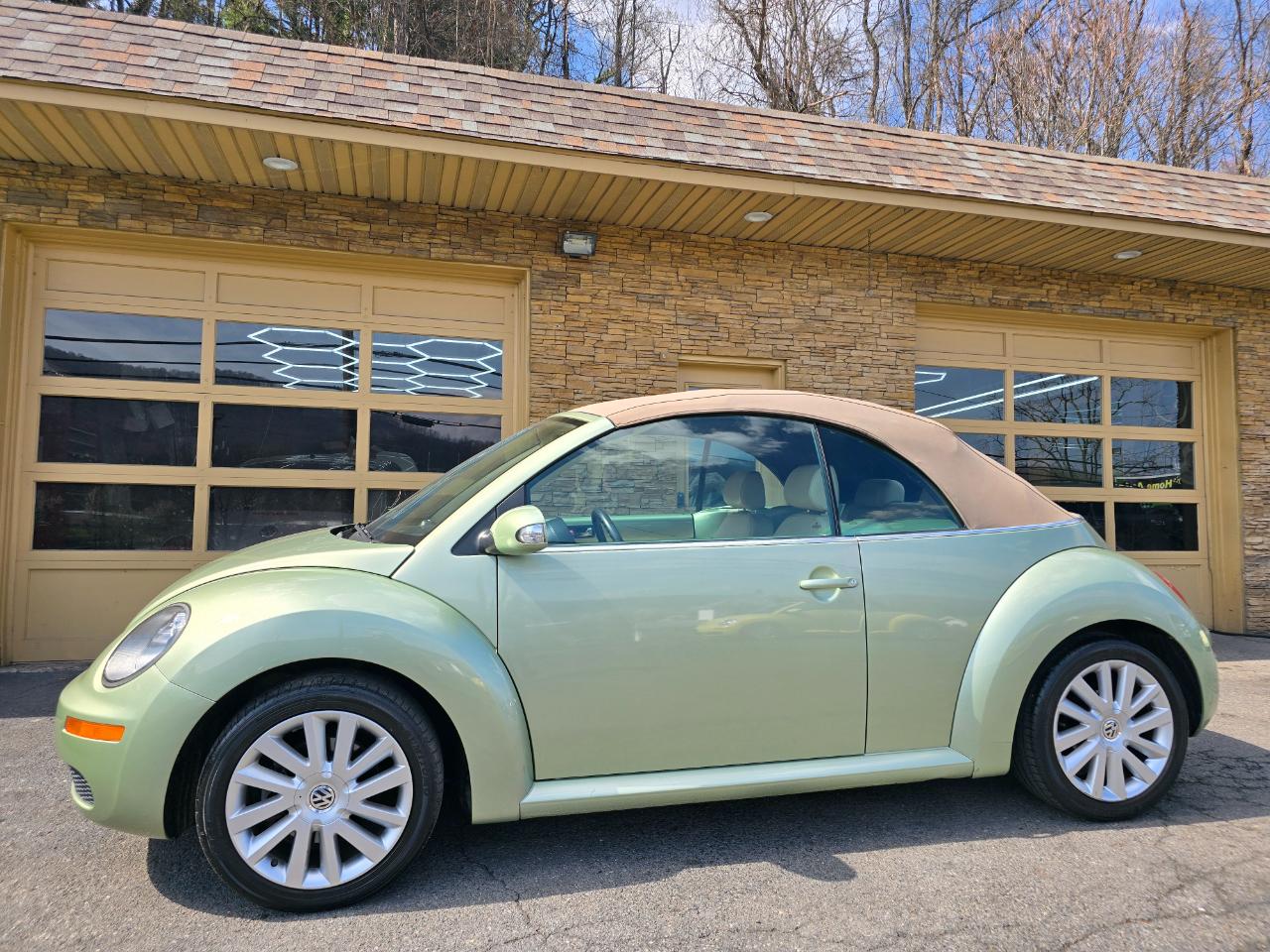 Volkswagen New Beetle S Convertible 2008