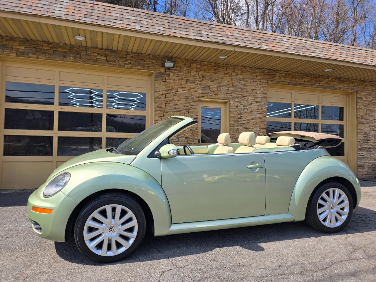 Volkswagen New Beetle S Convertible 2008