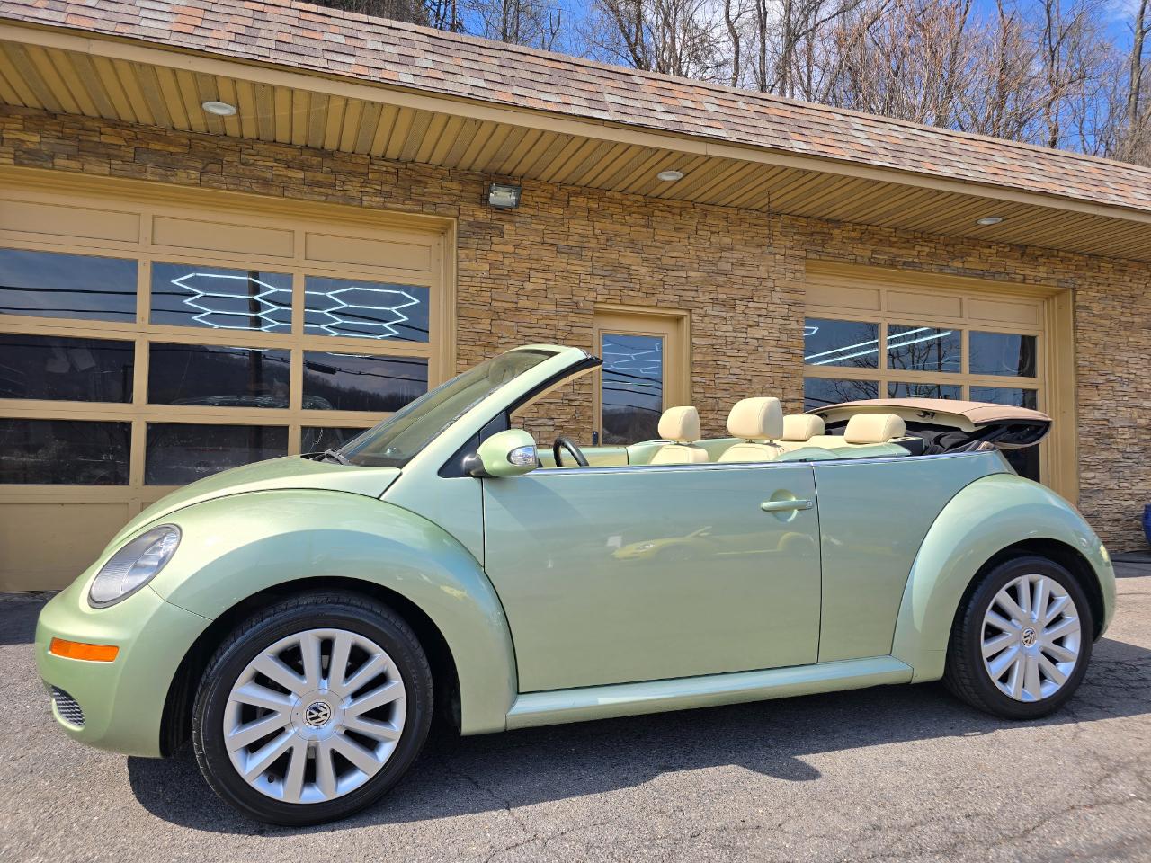 Volkswagen New Beetle S Convertible 2008