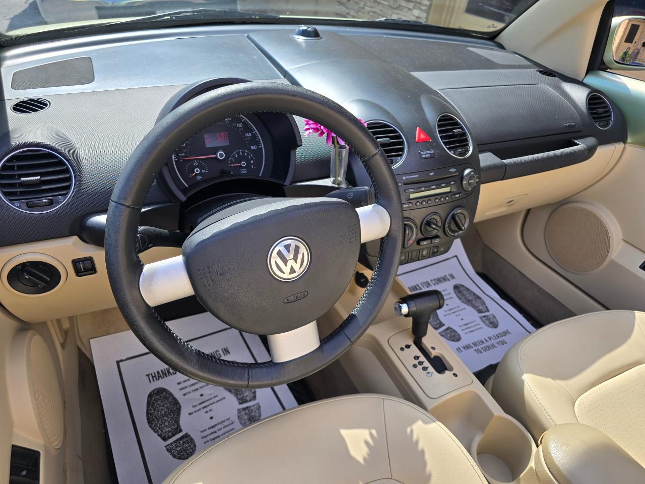 Volkswagen New Beetle S Convertible 2008