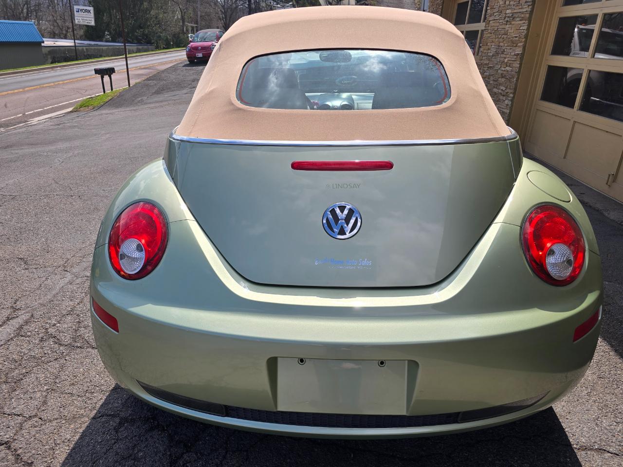 Volkswagen New Beetle S Convertible 2008