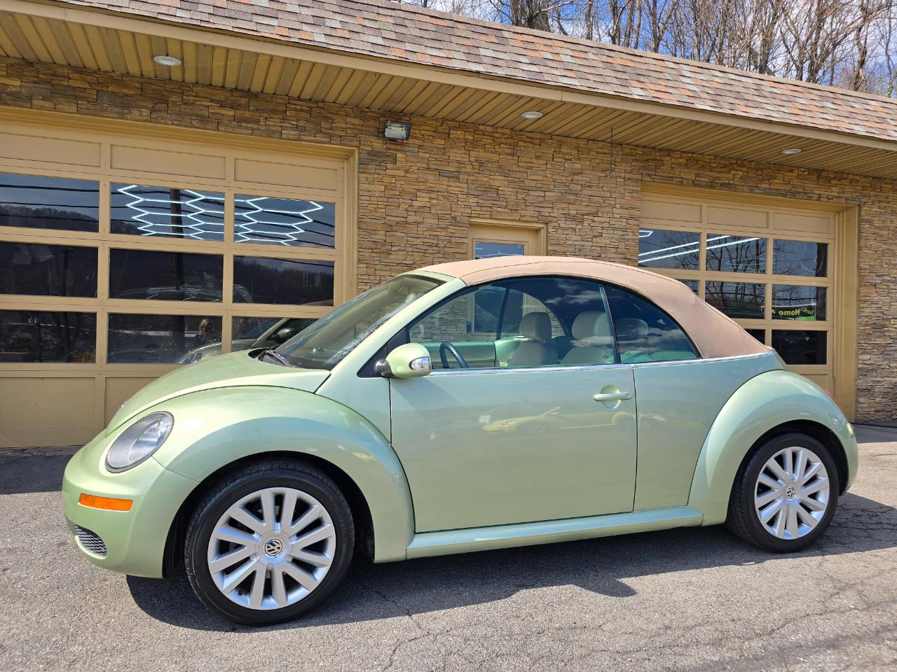 Volkswagen New Beetle S Convertible 2008