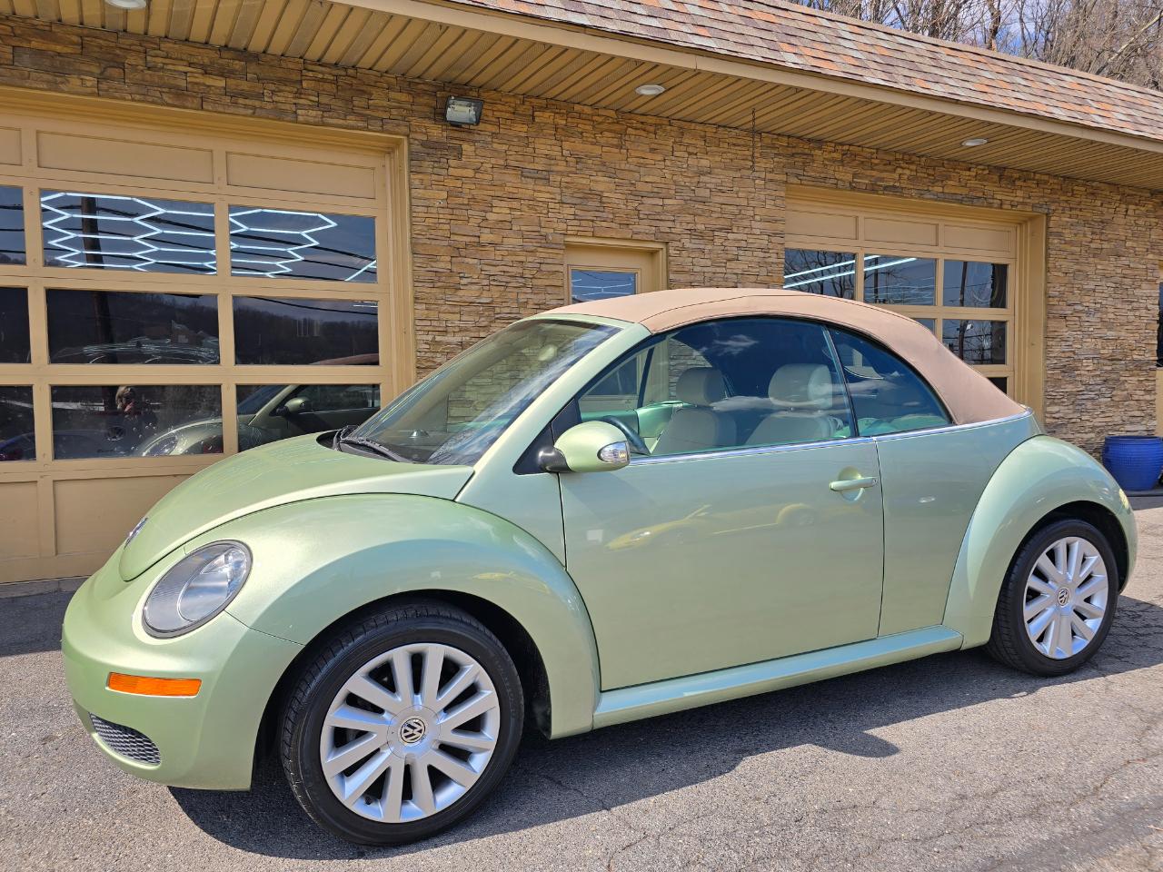 Volkswagen New Beetle S Convertible 2008