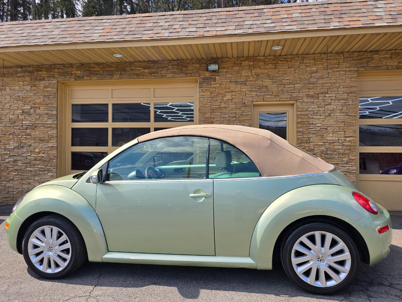 Volkswagen New Beetle S Convertible 2008