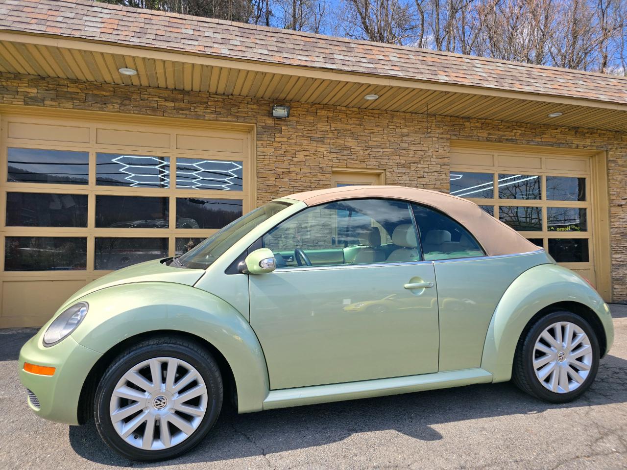 Volkswagen New Beetle S Convertible 2008