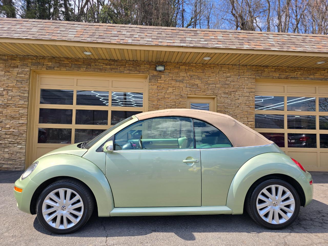 Volkswagen New Beetle S Convertible 2008