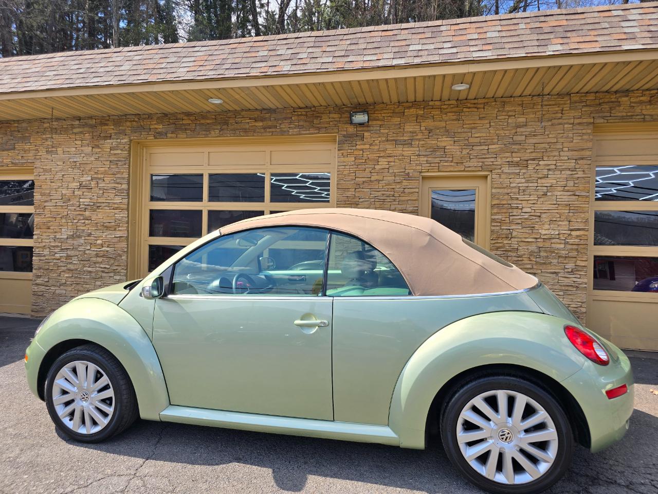 Volkswagen New Beetle S Convertible 2008