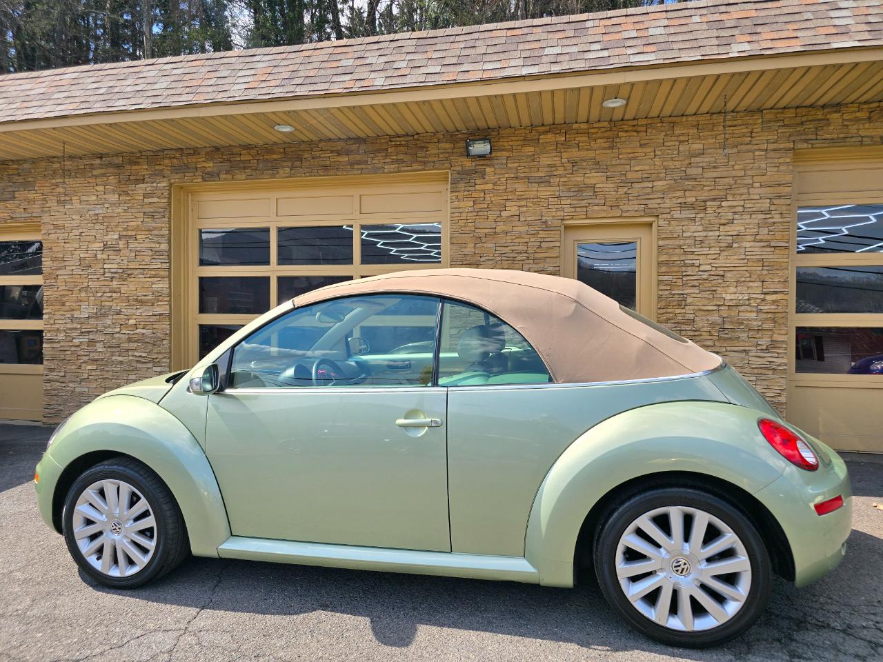 Volkswagen New Beetle S Convertible 2008