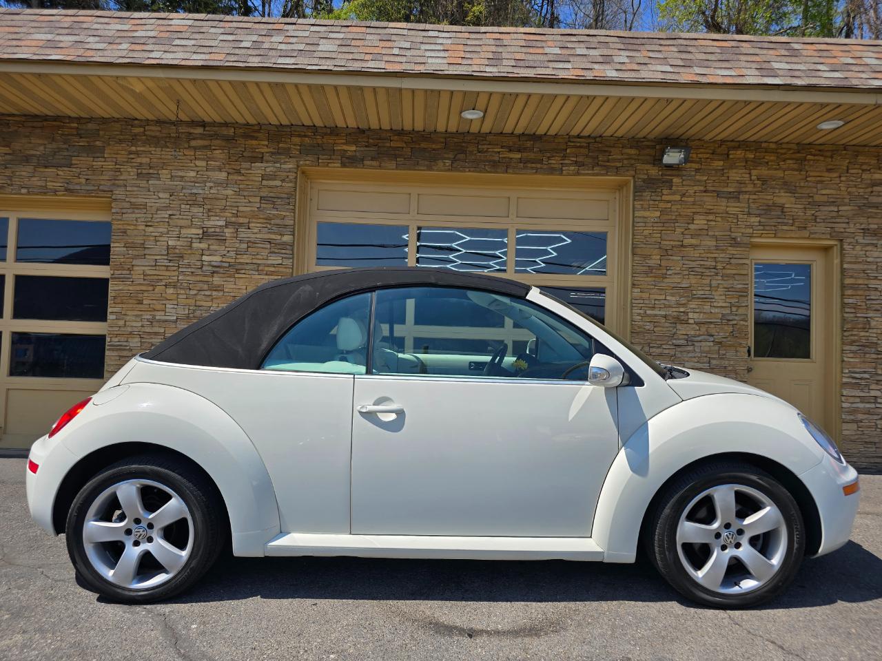 Volkswagen New Beetle  2007