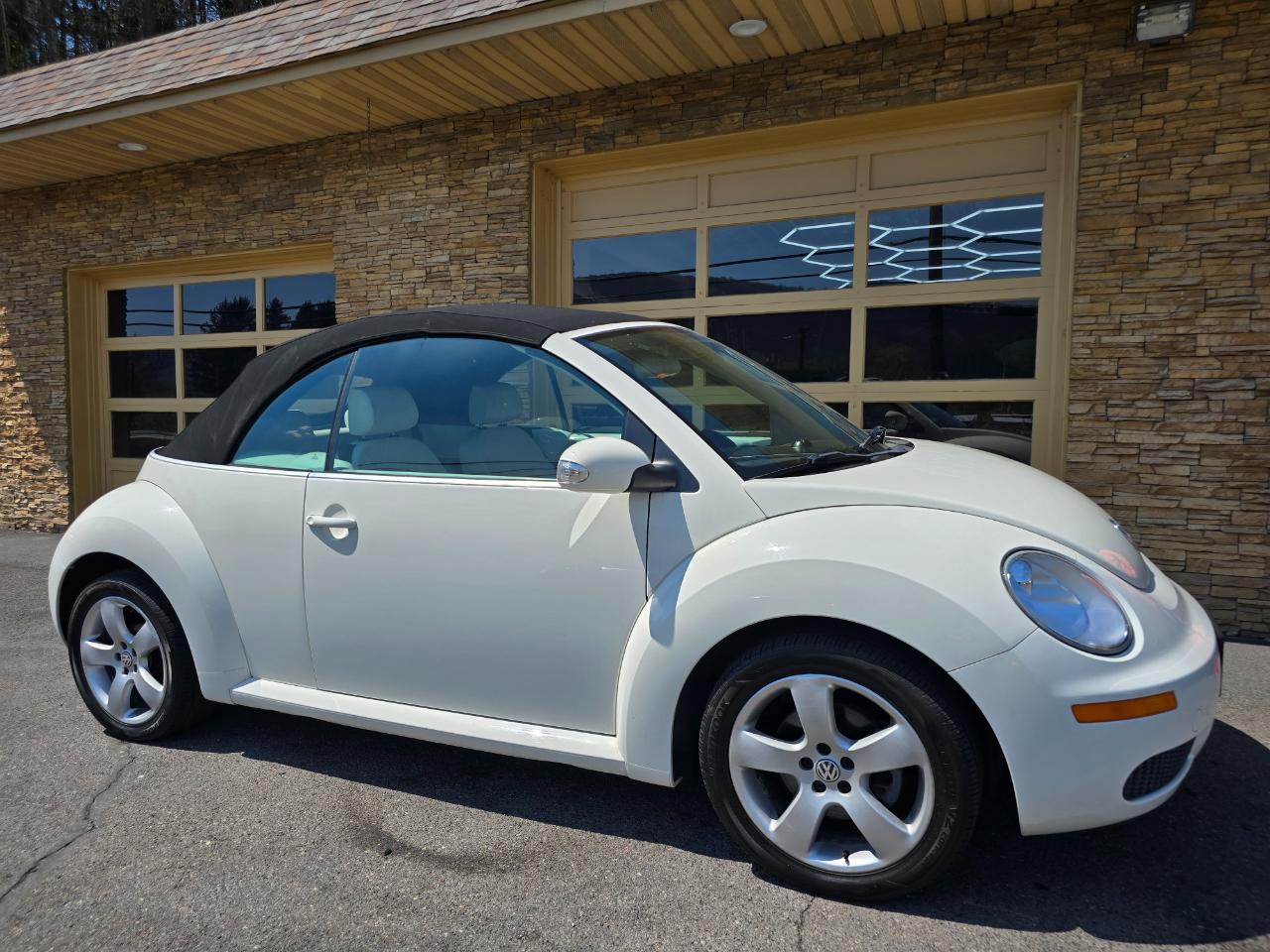Volkswagen New Beetle  2007