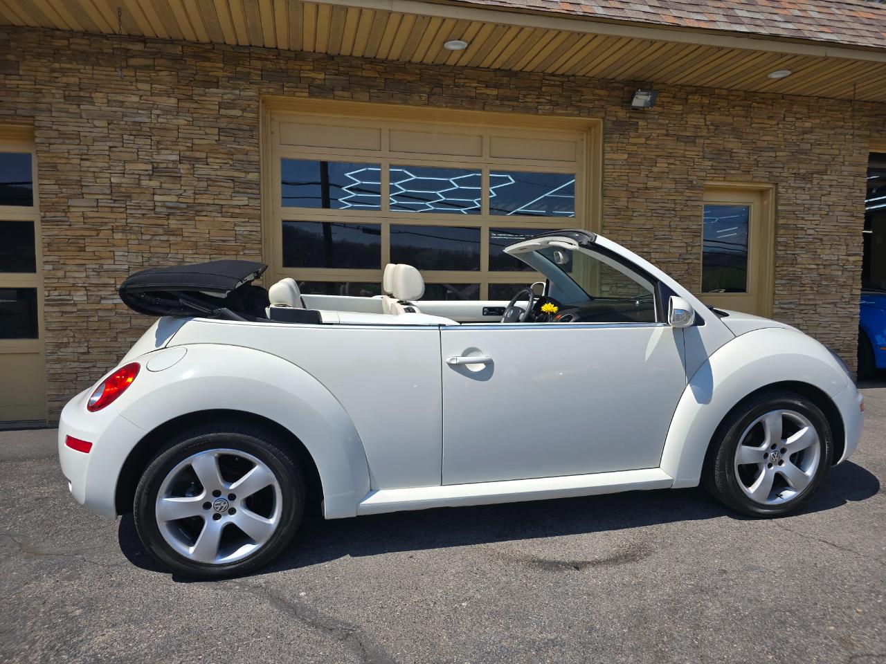 Volkswagen New Beetle  2007