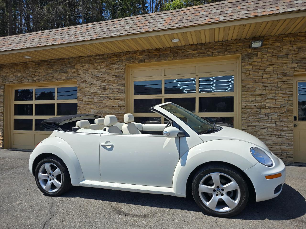 Volkswagen New Beetle  2007