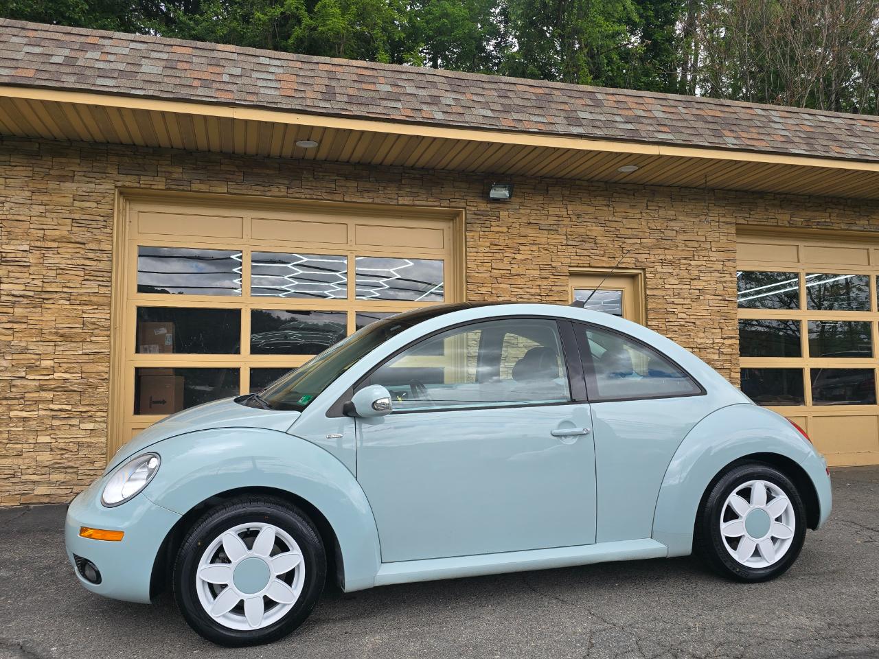 Volkswagen New Beetle  2010