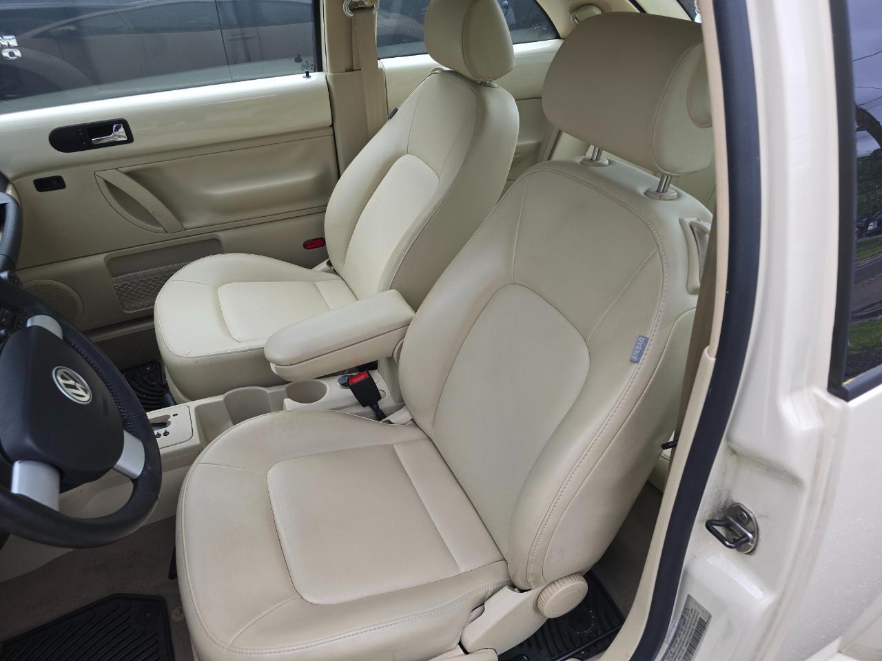 Volkswagen New Beetle S PZEV 2009