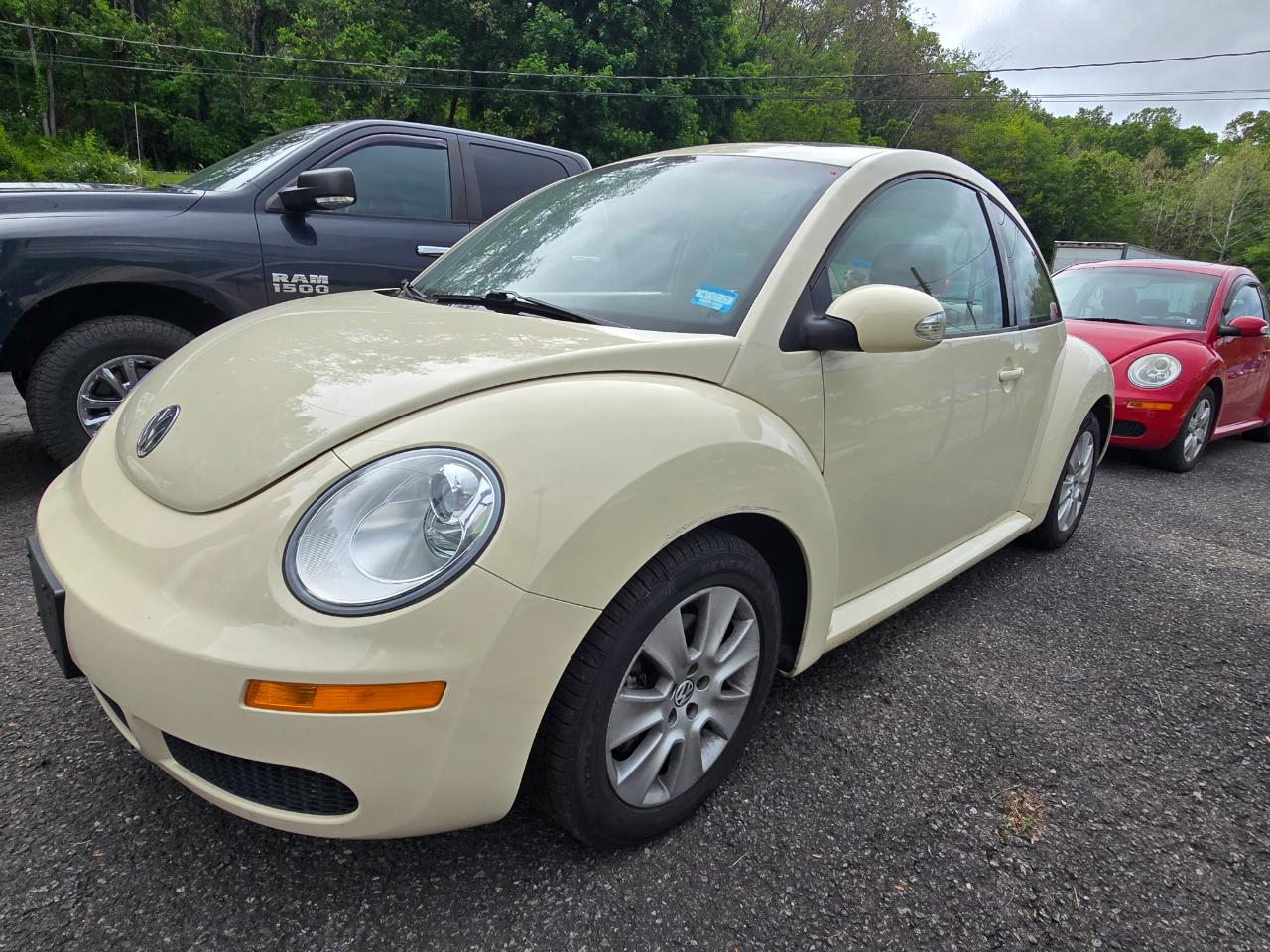 Volkswagen New Beetle S PZEV 2009