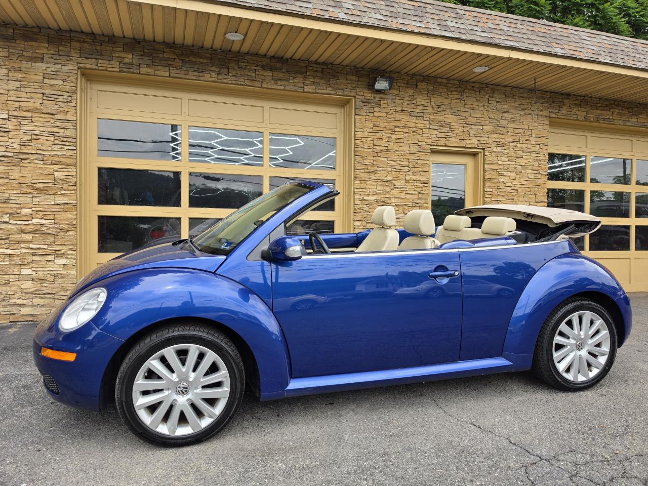 Volkswagen New Beetle S Convertible 2008