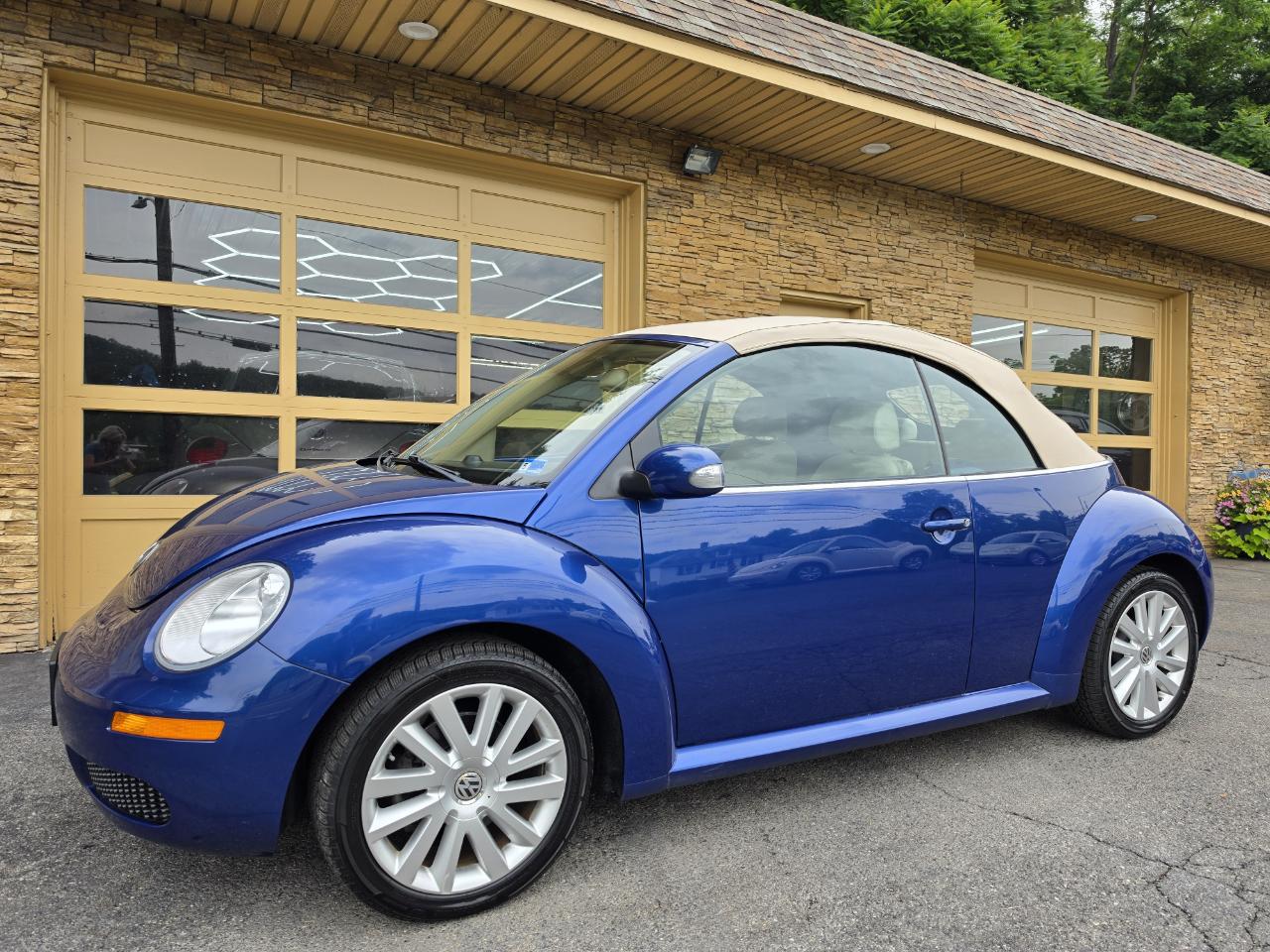 Volkswagen New Beetle S Convertible 2008
