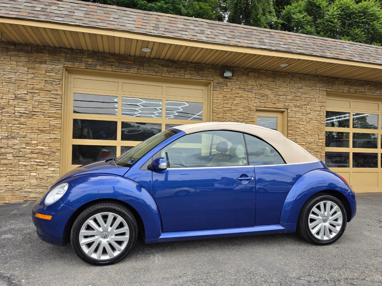 Volkswagen New Beetle S Convertible 2008