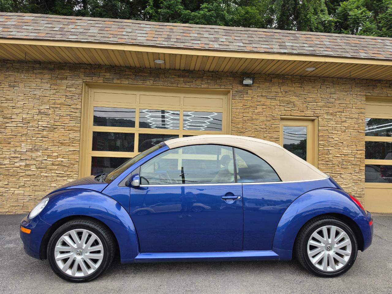 Volkswagen New Beetle S Convertible 2008