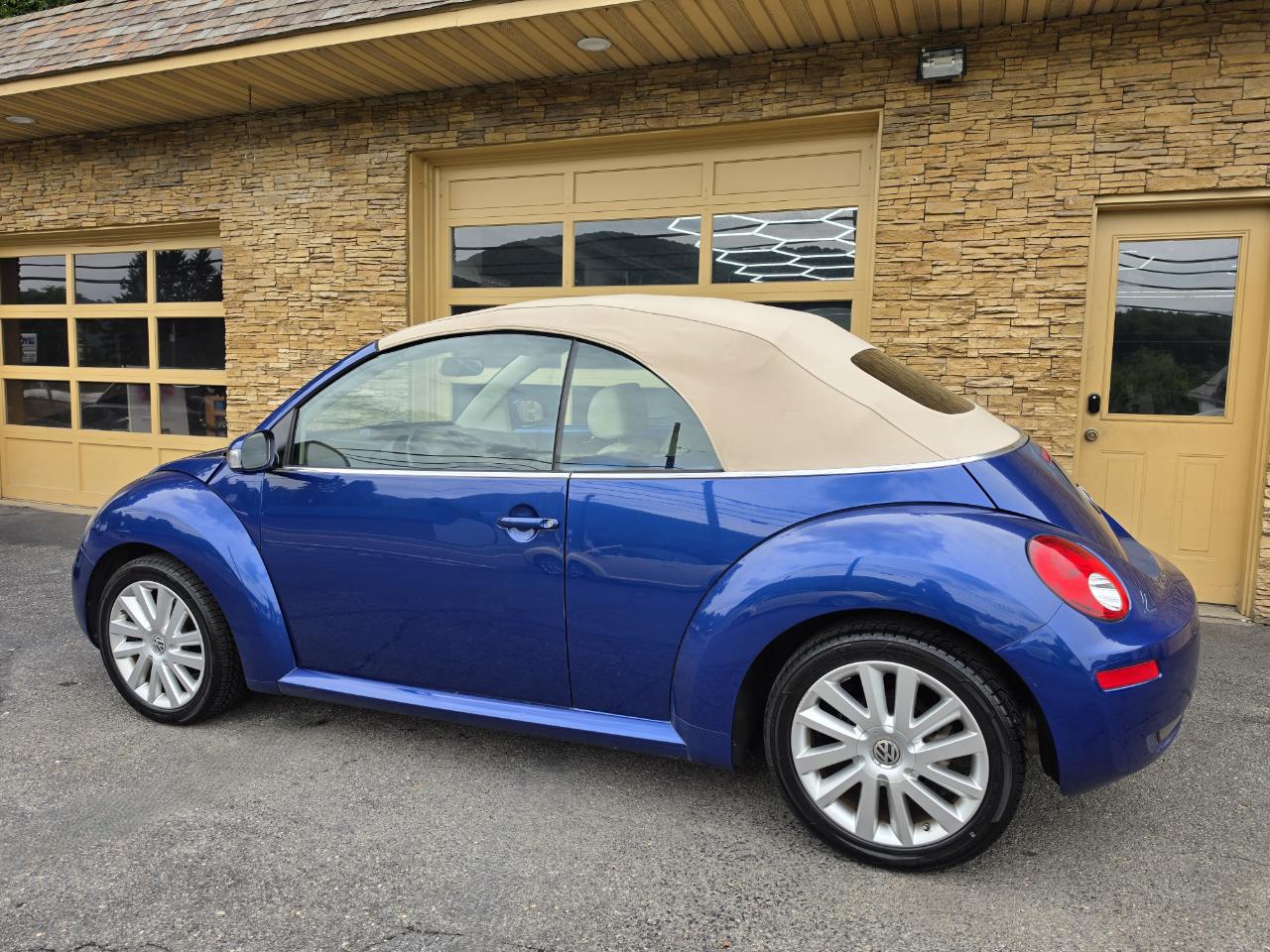 Volkswagen New Beetle S Convertible 2008