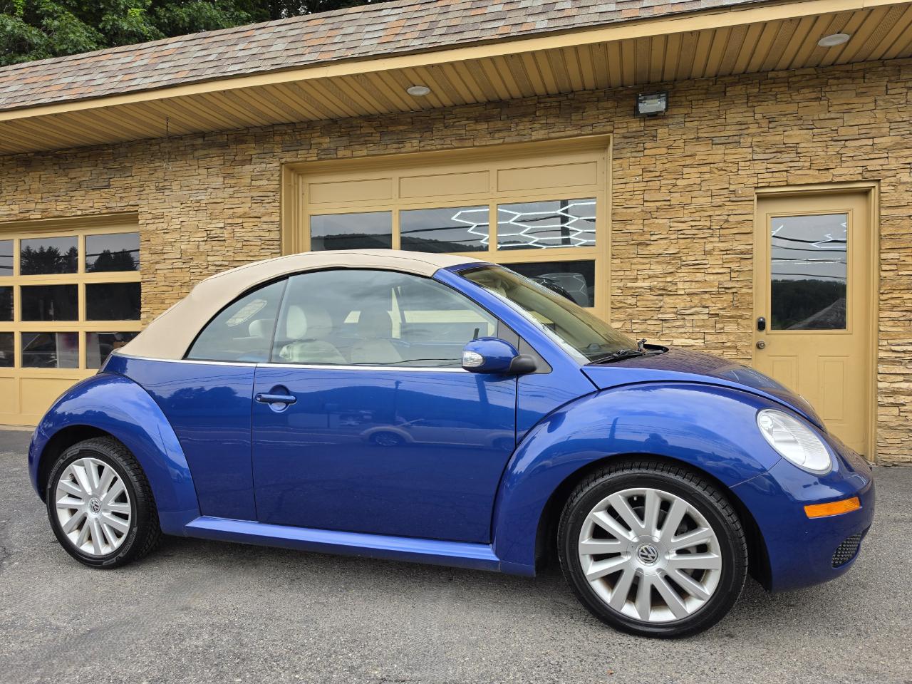 Volkswagen New Beetle S Convertible 2008