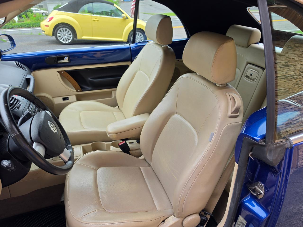 Volkswagen New Beetle S Convertible 2008