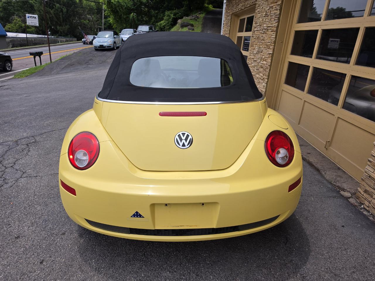 Volkswagen New Beetle SE Convertible 2008