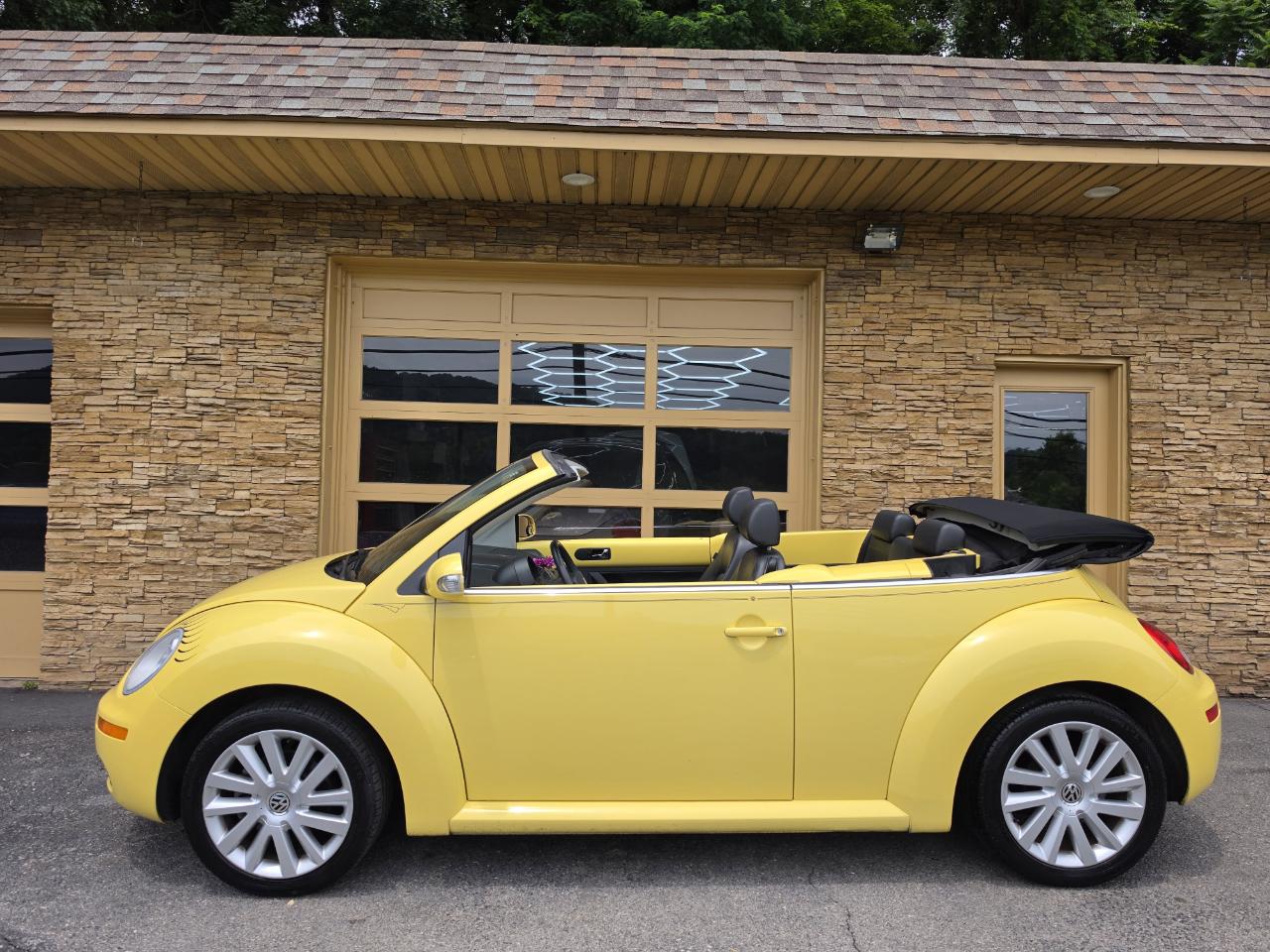Volkswagen New Beetle SE Convertible 2008